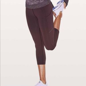Lululemon speed up tight crop